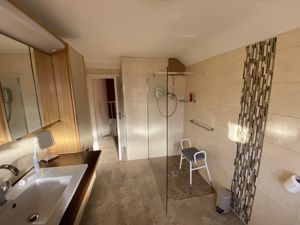 Wet Room/WC- click for photo gallery